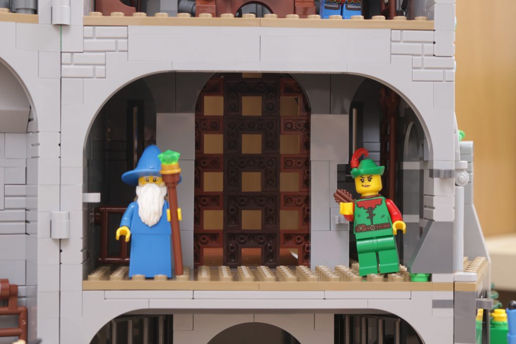 LEGO ICONS 10305 Lion Knights Castle review 29 1024x683