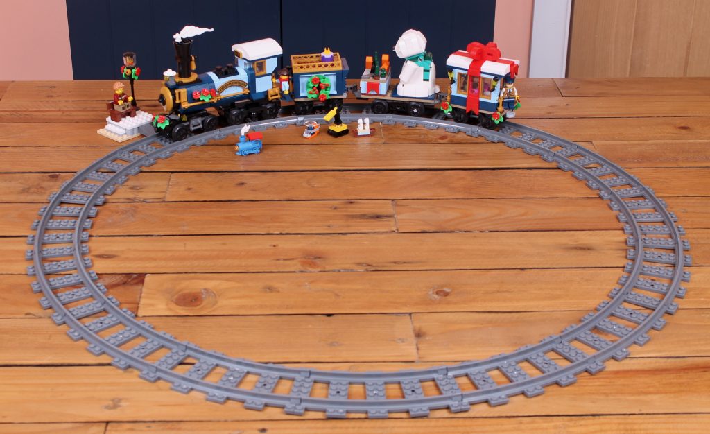 LEGO Winter Village 10361 Holiday Express Train review 35 1024x626
