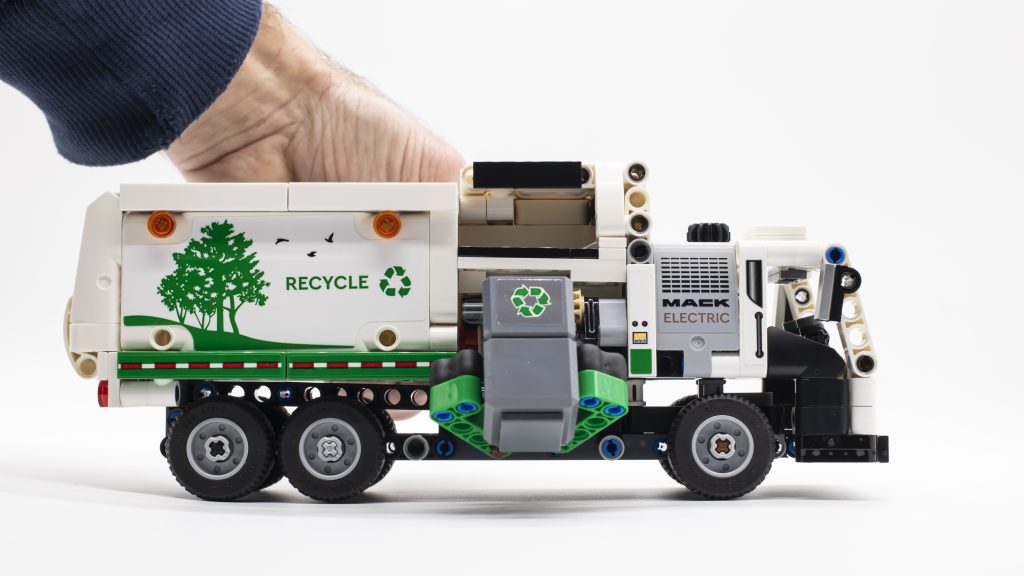 LEGO Technic 42167 Mack LR Electric Garbage Truck 6 1024x576