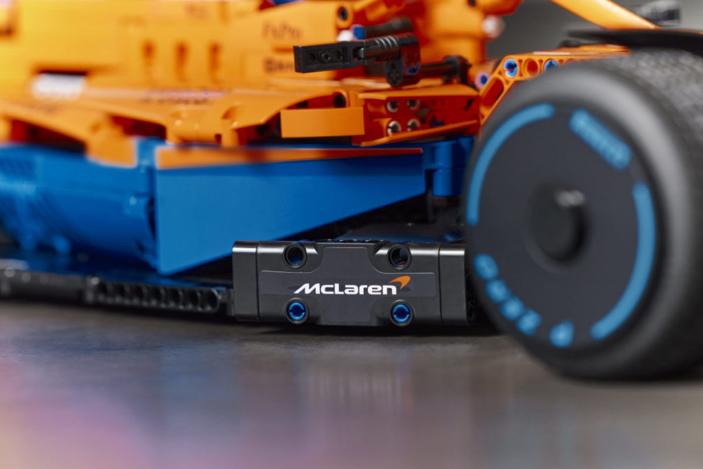 LEGO Technic 42141 McLaren Formula 1 Race Car 7 1024x683