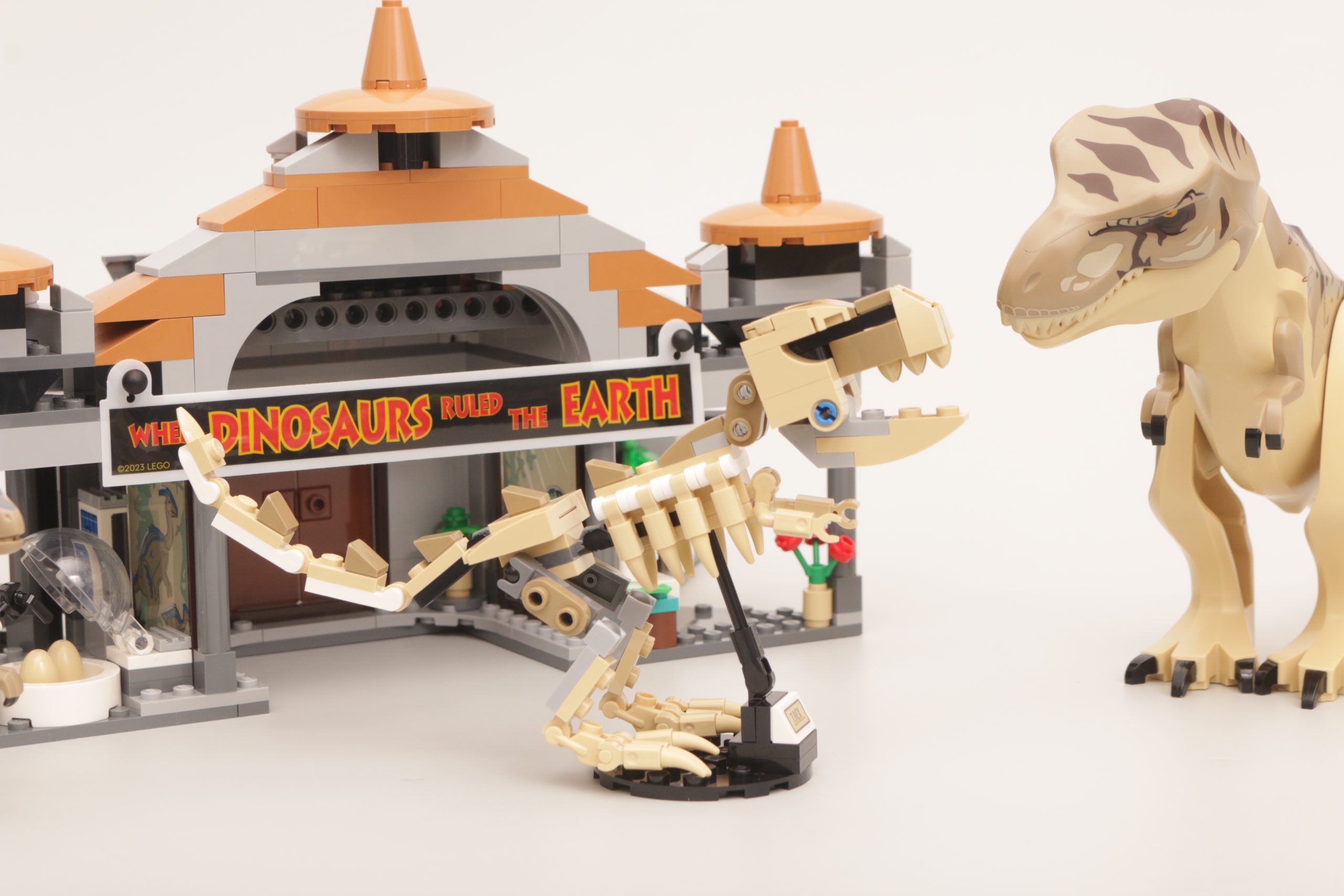 LEGO Jurassic Park 76961 Visitor Centre T. rex Raptor Attack review 22 scaled