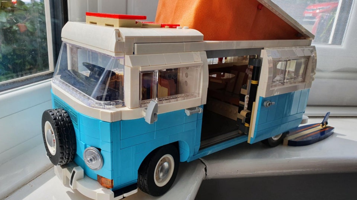 Customise 10279 Volkswagen T2 Camper Van for a UK roadtrip