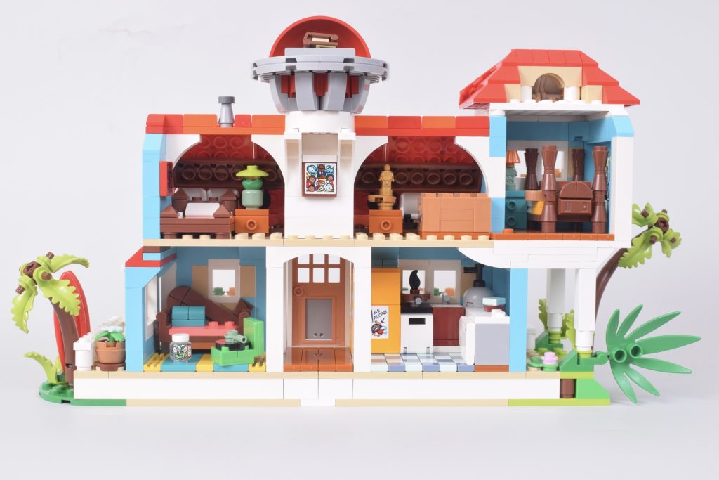 LEGO Disney 43268 Lilo and Stitch Beach House review 7 1024x683