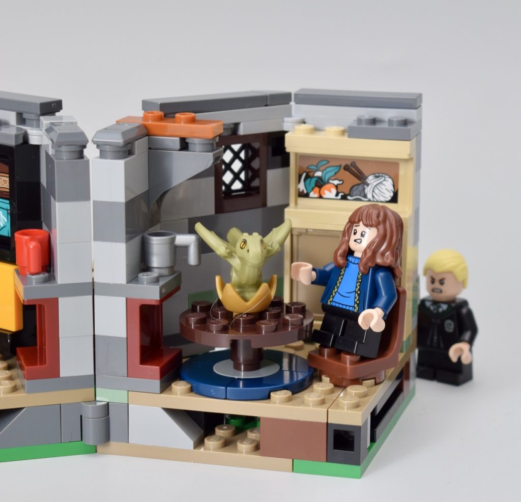 LEGO Harry Potter 76428 Hagrids Hut An Unexpected Visit review 22 1024x987