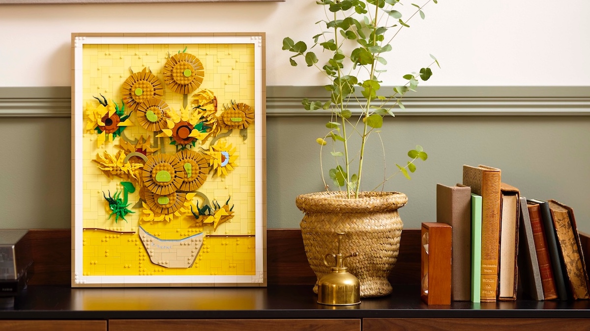 Building LEGO Art Sunflowers literally follows in van Gogh's shoes