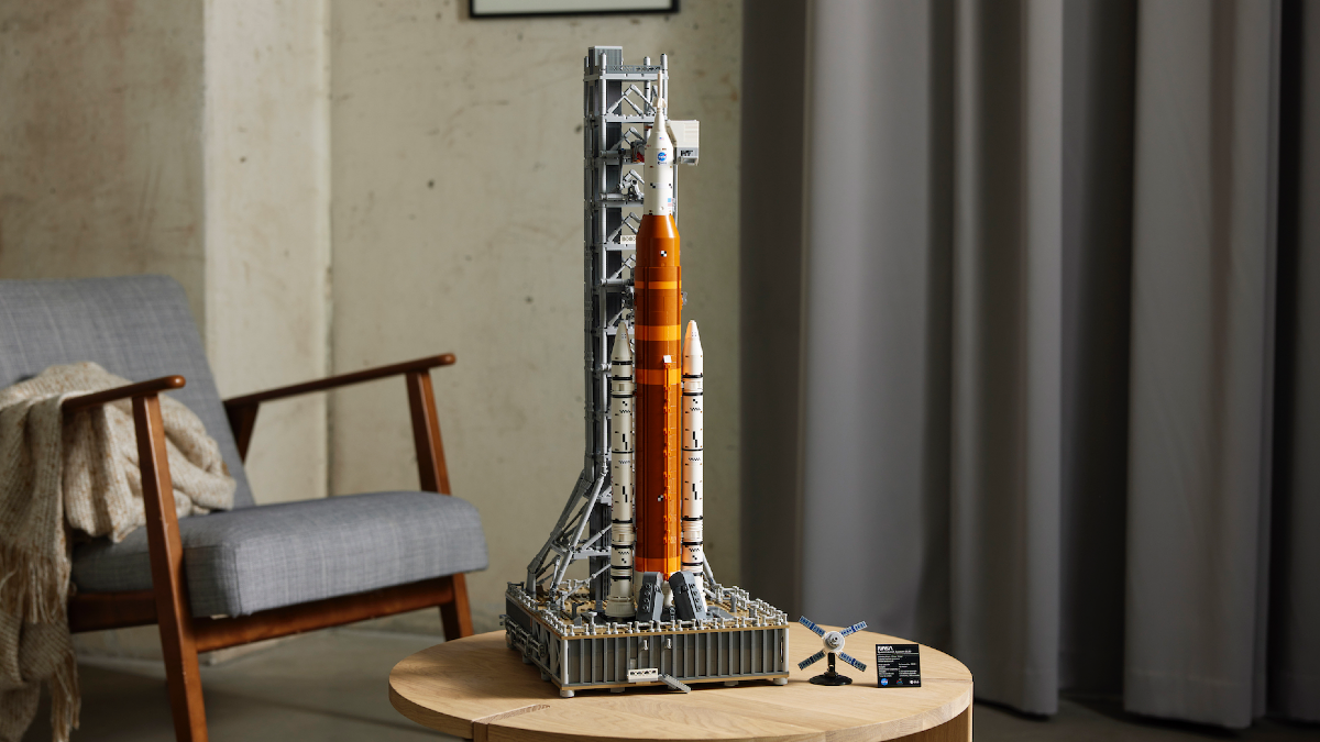 LEGO Icons 10341 NASA Artemis Space Launch System officially revealed