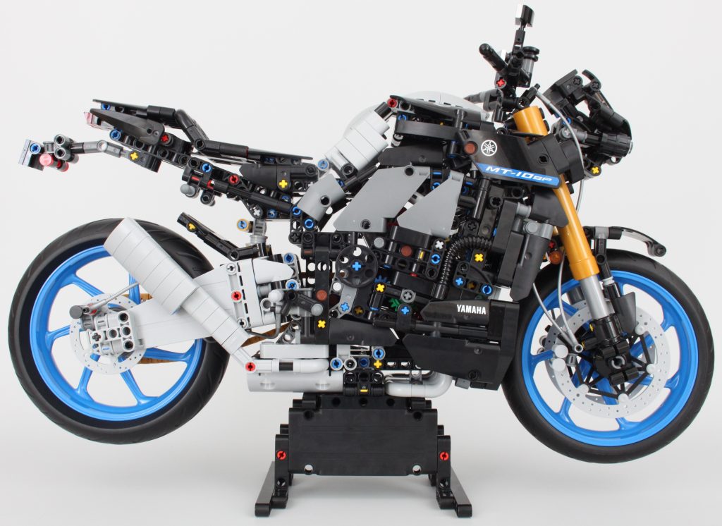 LEGO Technic 42159 Yamaha MT 10 SP review 5 1024x746