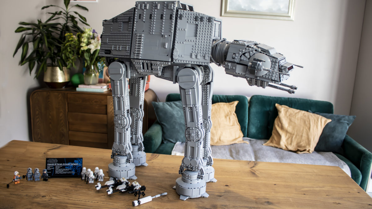 LEGO Ultimate Collector Series 75313 AT-AT – Top 10 Easter eggs