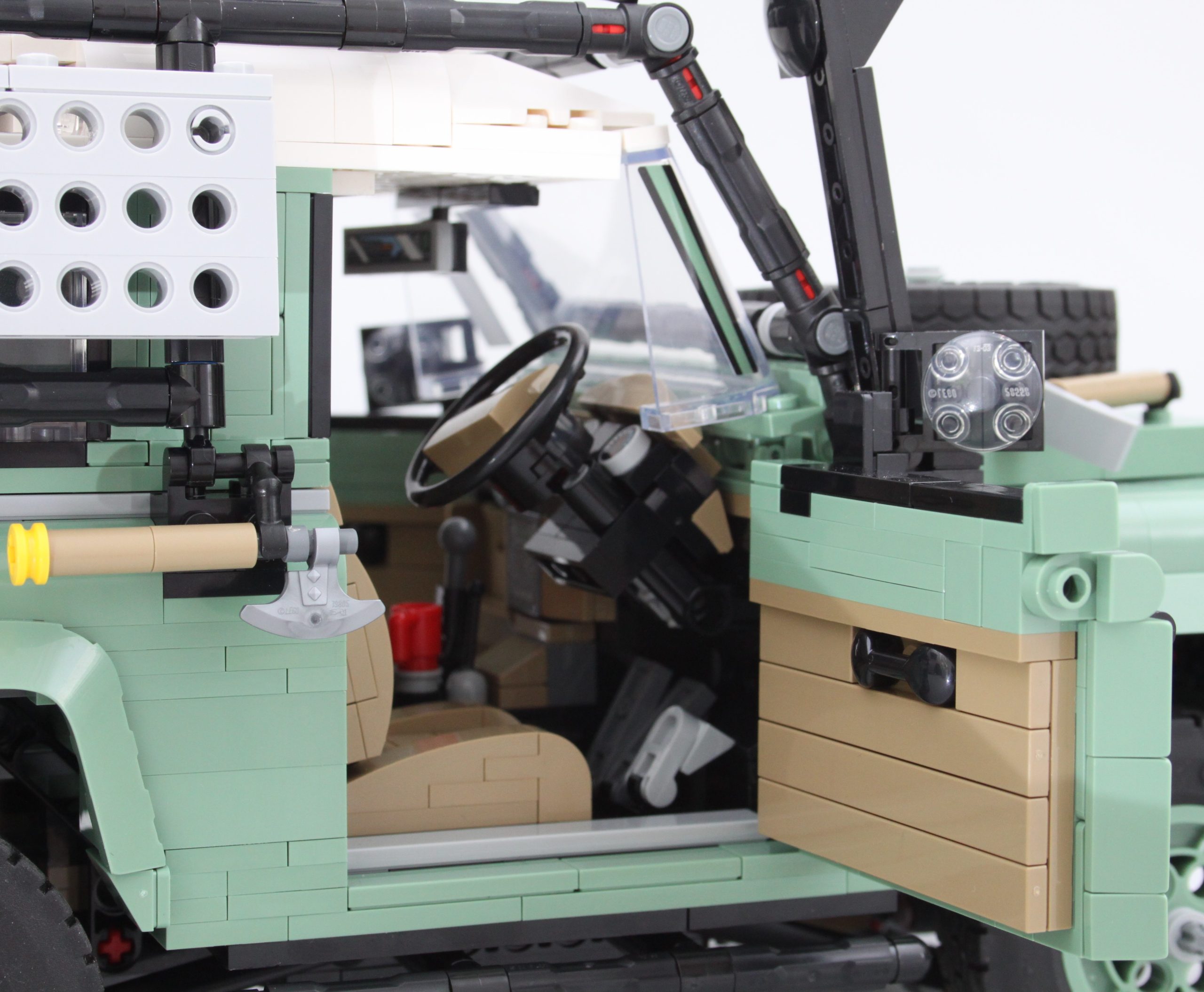LEGO ICONS 10317 Land Rover Classic Defender 90 review 20 scaled
