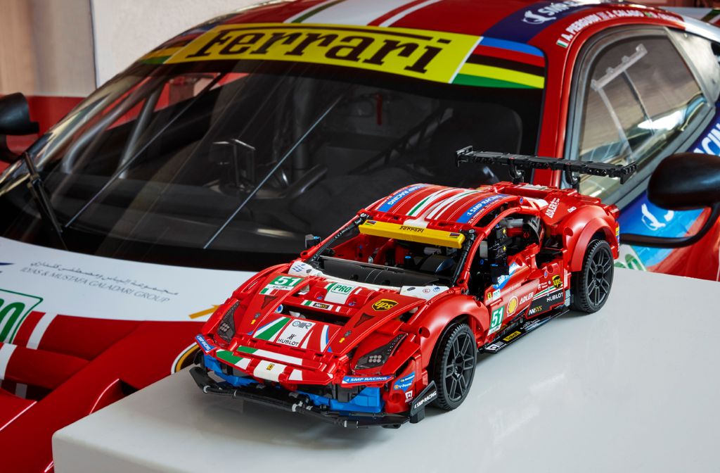 LEGO Technic 42125 Ferrari 488 GTE AF CORSE 51 10
