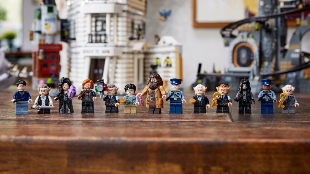 LEGO Harry Potter 76417 Gringotts Bank featured minifigures 1024x576