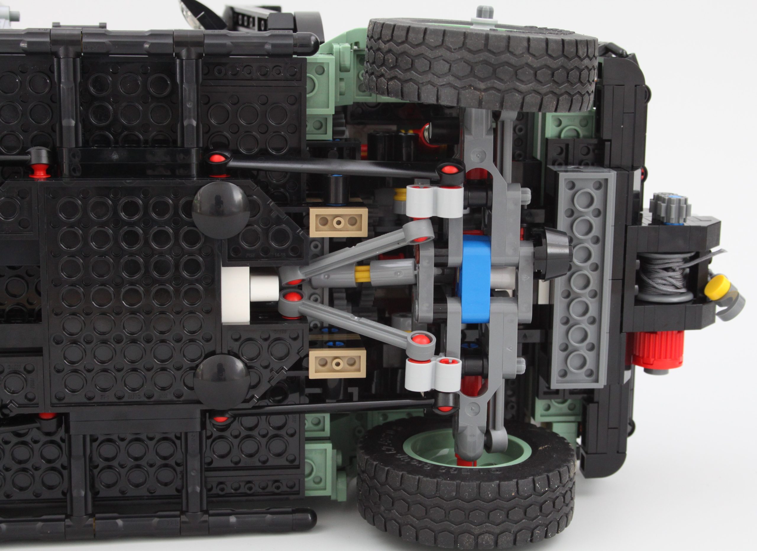 LEGO ICONS 10317 Land Rover Classic Defender 90 review 16 scaled