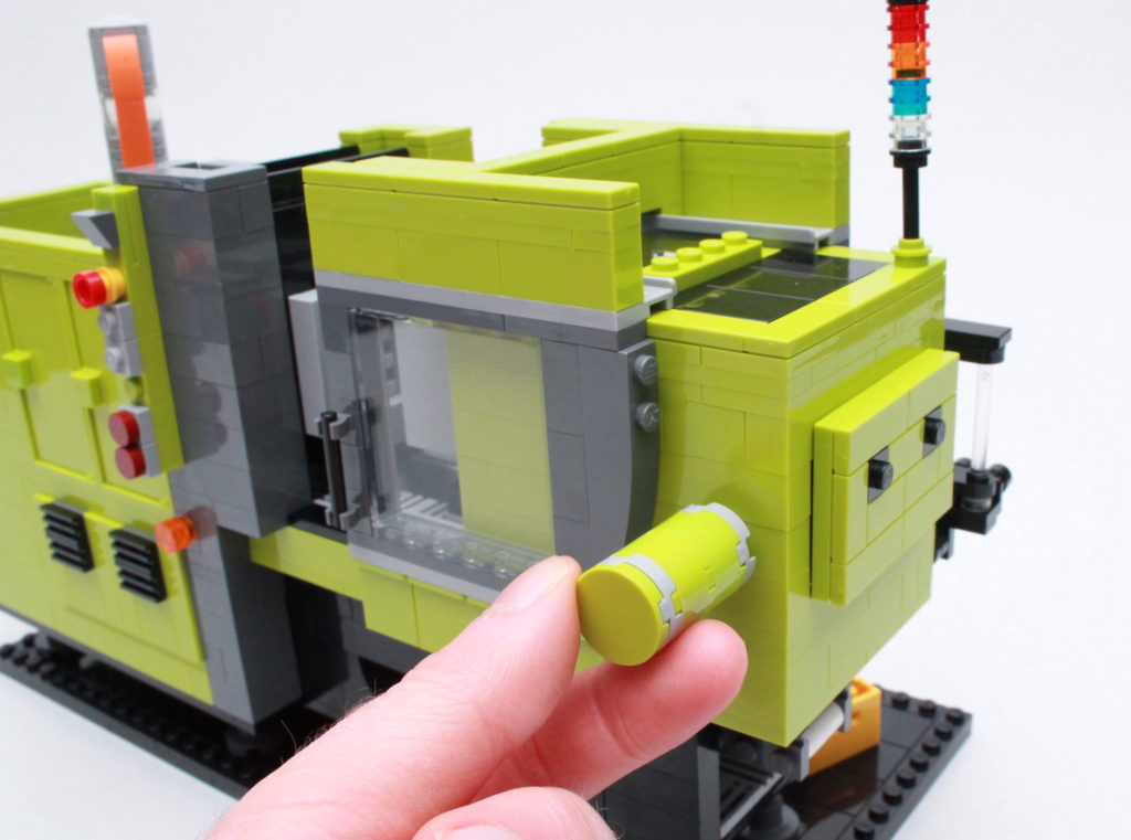 LEGO House 40502 The Brick Moulding Machine review 11