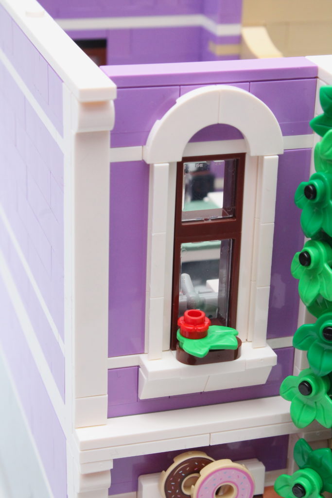 10278 Police Station Techniques Wall 1