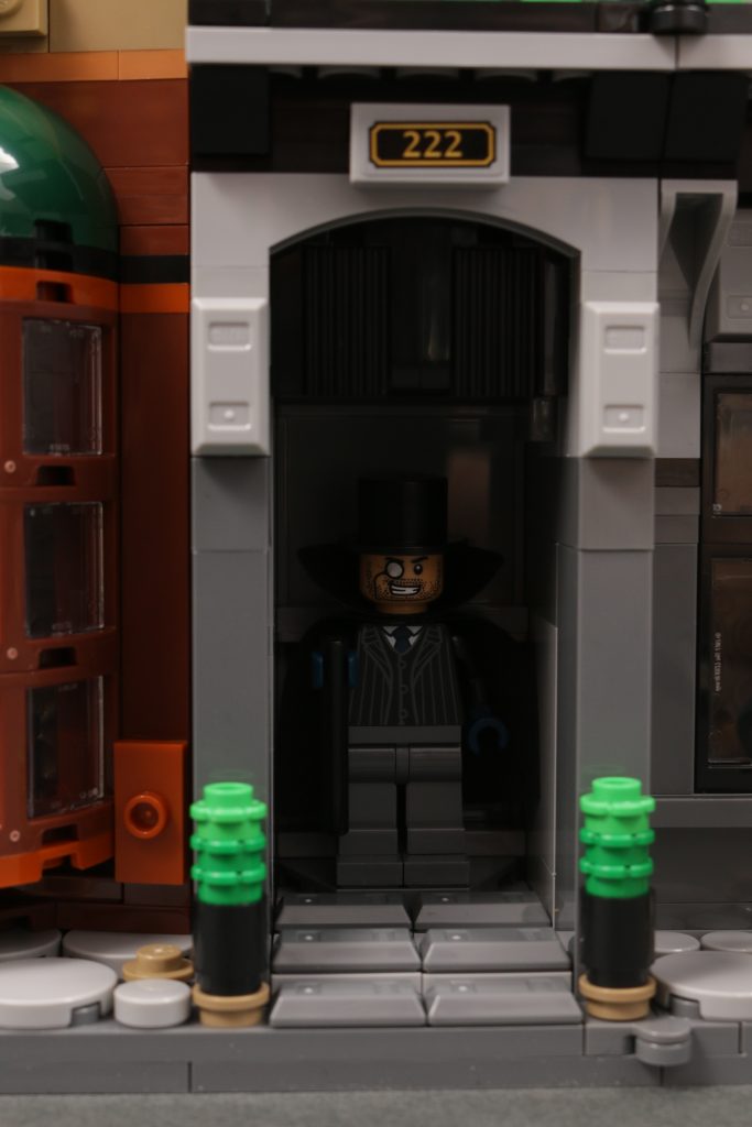 LEGO Icons 10351 Sherlock Holmes Book Nook review 25 683x1024
