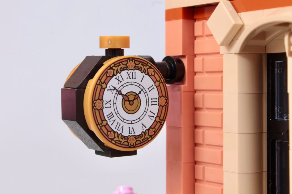 LEGO Icons 10350 Tudor Corner review 12 1024x682