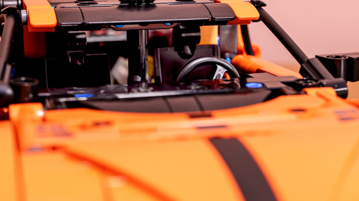 LEGO Technic 42222 Bugatti Chiron Pur Sport Hypercar 17 1200x675